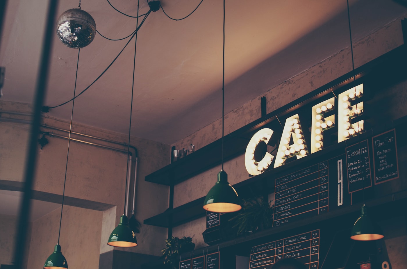 Café service setting